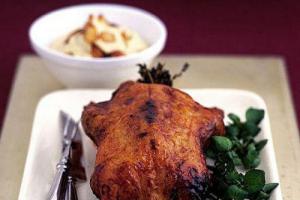 鴨のオーブンロースト：料理の特徴、最高のレシピ、レビュー