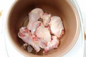 धीमी कुकर में चिकन के साथ खाना पकाने के लिए चरण-दर-चरण नुस्खा